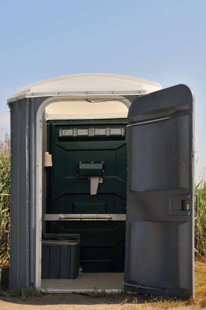 Porta potty delivery and setup in Morton, IL